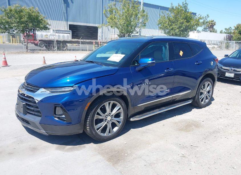 Photo 2 of 2022 Chevrolet Blazer FWD PREMIER (VIN 3GNKBFRS9NS163926)