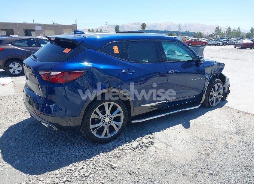 Photo 4 of 2022 Chevrolet Blazer FWD PREMIER (VIN 3GNKBFRS9NS163926)