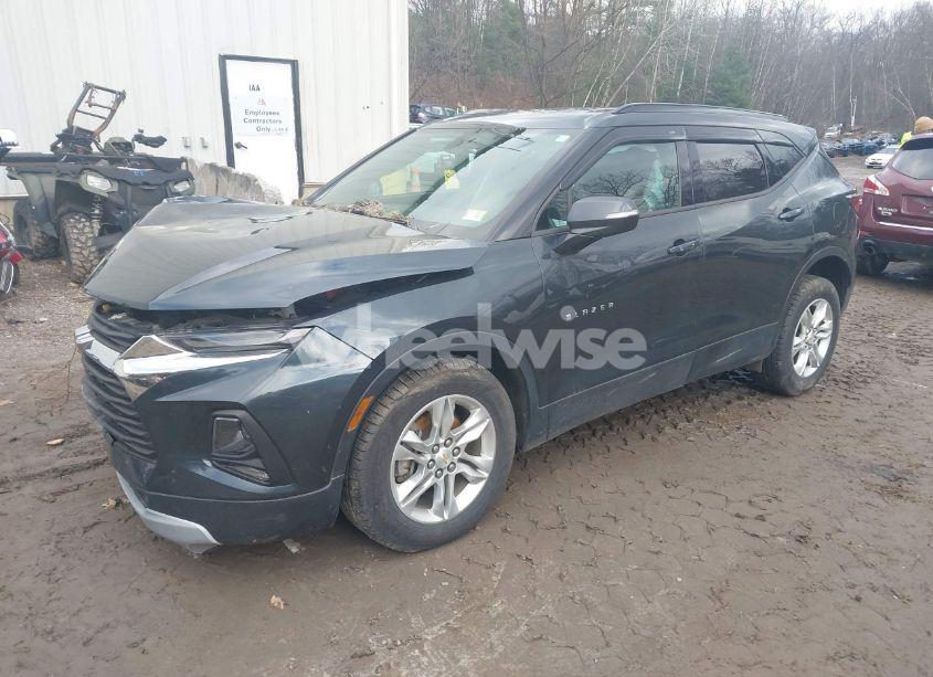Photo 2 of 2019 Chevrolet Blazer (VIN 3GNKBGRS0KS596701)