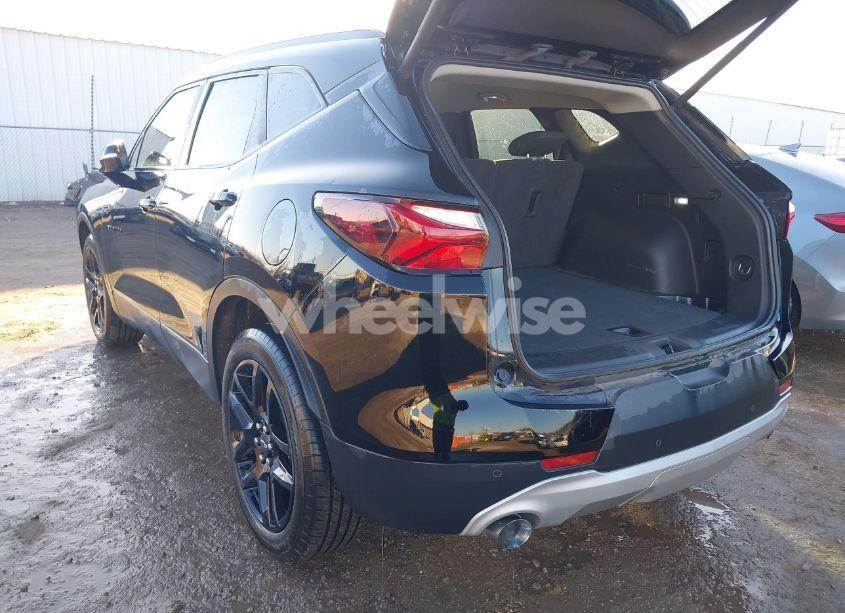 Photo 3 of 2019 Chevrolet Blazer (VIN 3GNKBGRS1KS658798)