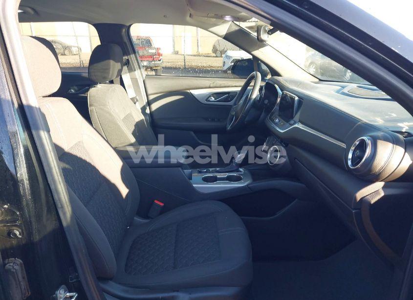 Photo 5 of 2019 Chevrolet Blazer (VIN 3GNKBGRS1KS658798)