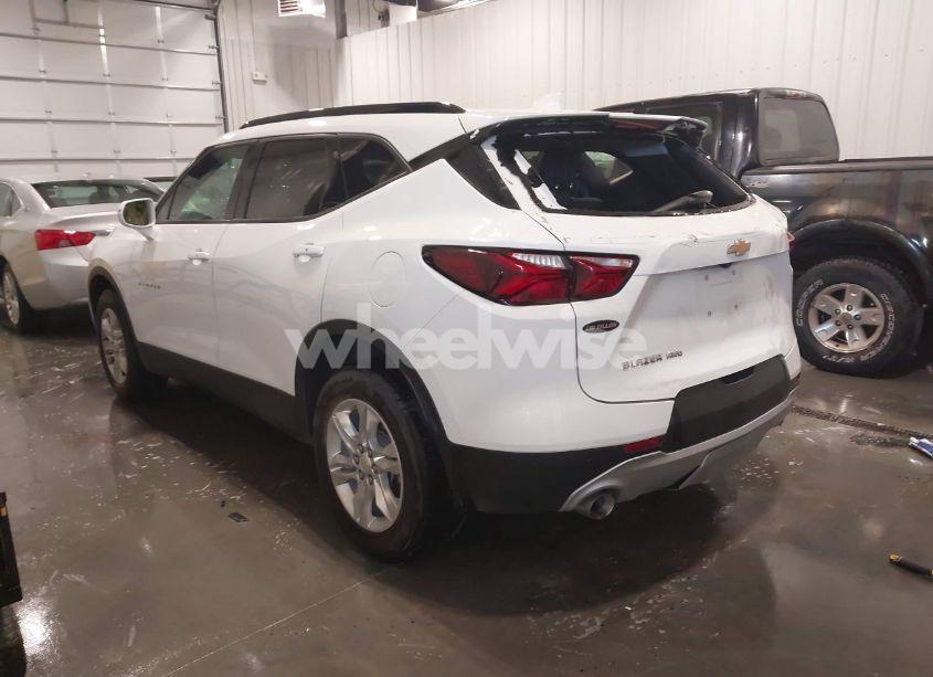 Photo 3 of 2019 Chevrolet Blazer (VIN 3GNKBGRS2KS694189)