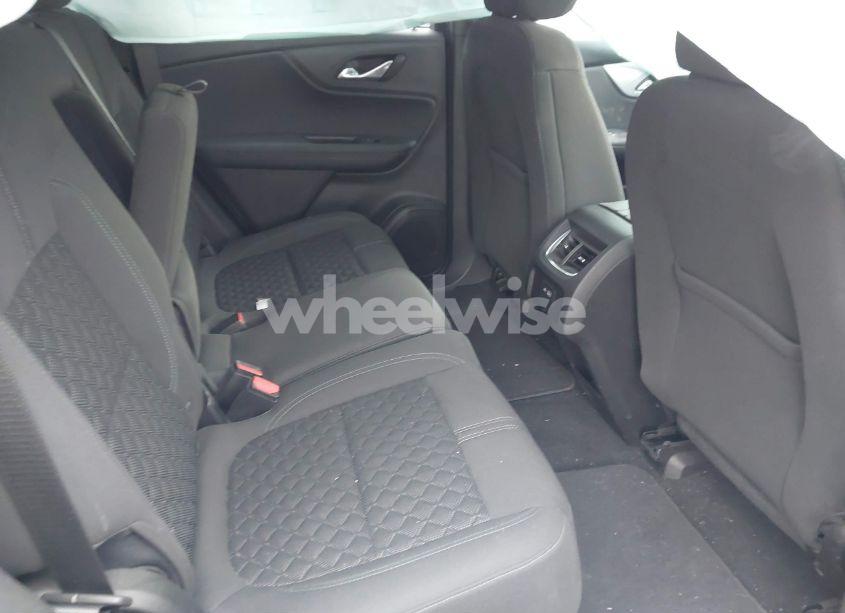 Photo 8 of 2019 Chevrolet Blazer (VIN 3GNKBGRS3KS682164)