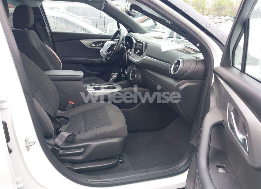 Photo 5 of 2019 Chevrolet Blazer (VIN 3GNKBGRS5KS682943)