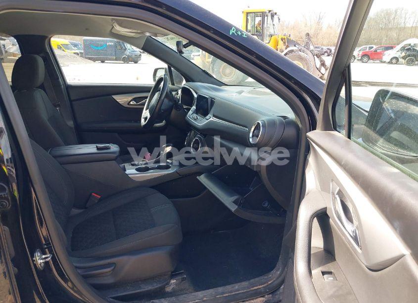 Photo 5 of 2019 Chevrolet Blazer (VIN 3GNKBGRS6KS610472)