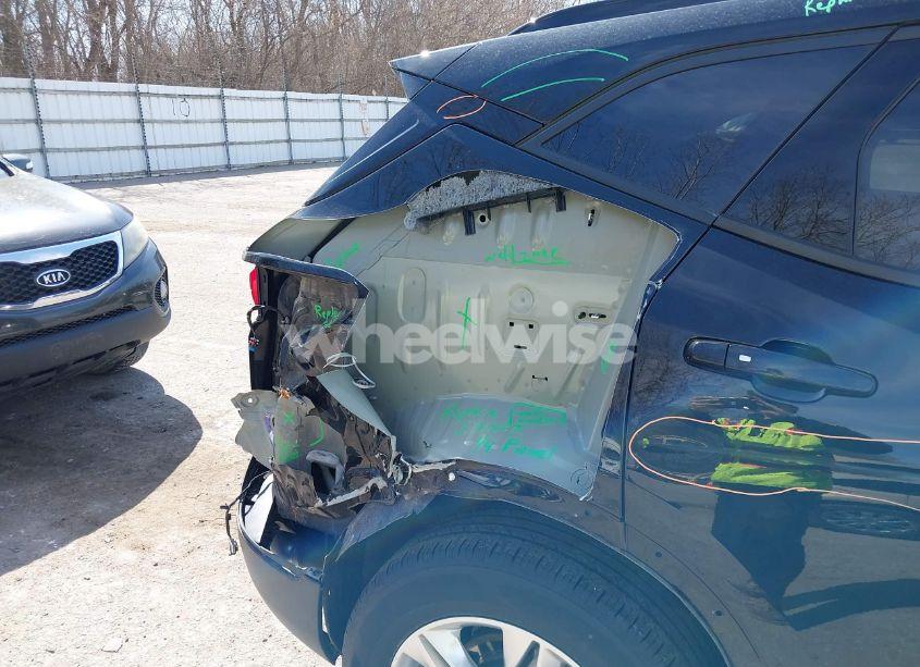 Photo 6 of 2019 Chevrolet Blazer (VIN 3GNKBGRS6KS610472)