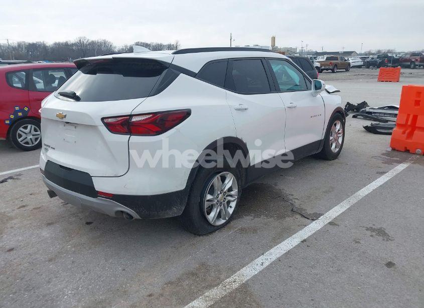 Photo 4 of 2019 Chevrolet Blazer (VIN 3GNKBGRS7KS647577)
