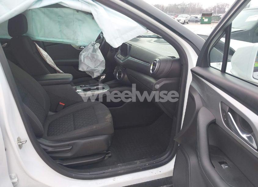 Photo 5 of 2019 Chevrolet Blazer (VIN 3GNKBGRS7KS647577)