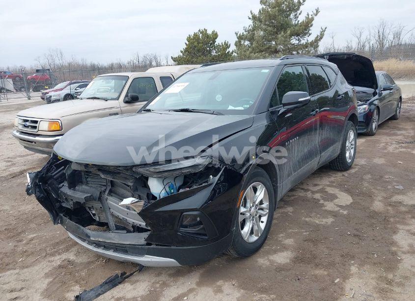 Photo 2 of 2019 Chevrolet Blazer (VIN 3GNKBGRS8KS642727)