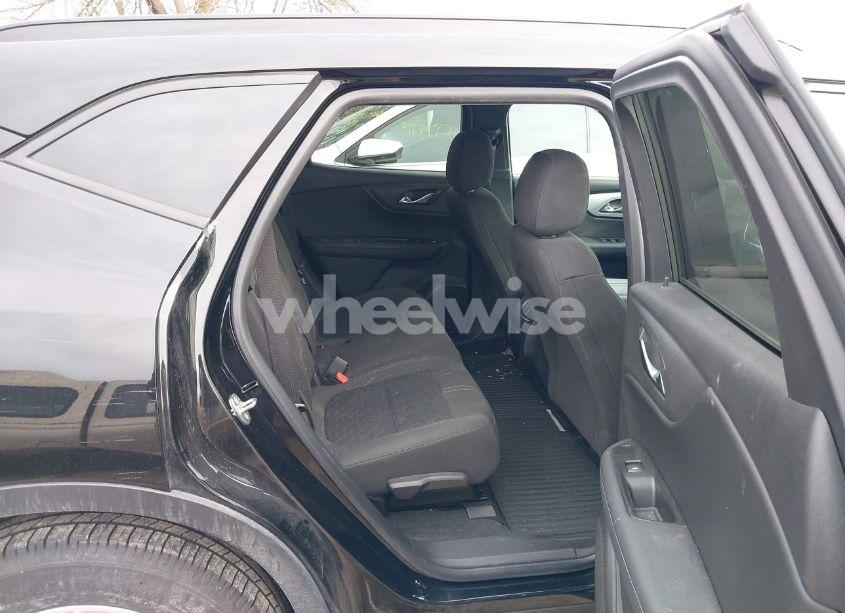 Photo 8 of 2019 Chevrolet Blazer (VIN 3GNKBGRS8KS642727)