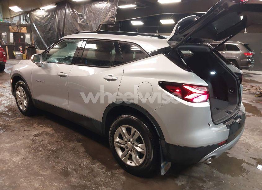 Photo 3 of 2019 Chevrolet Blazer (VIN 3GNKBGRS8KS694794)