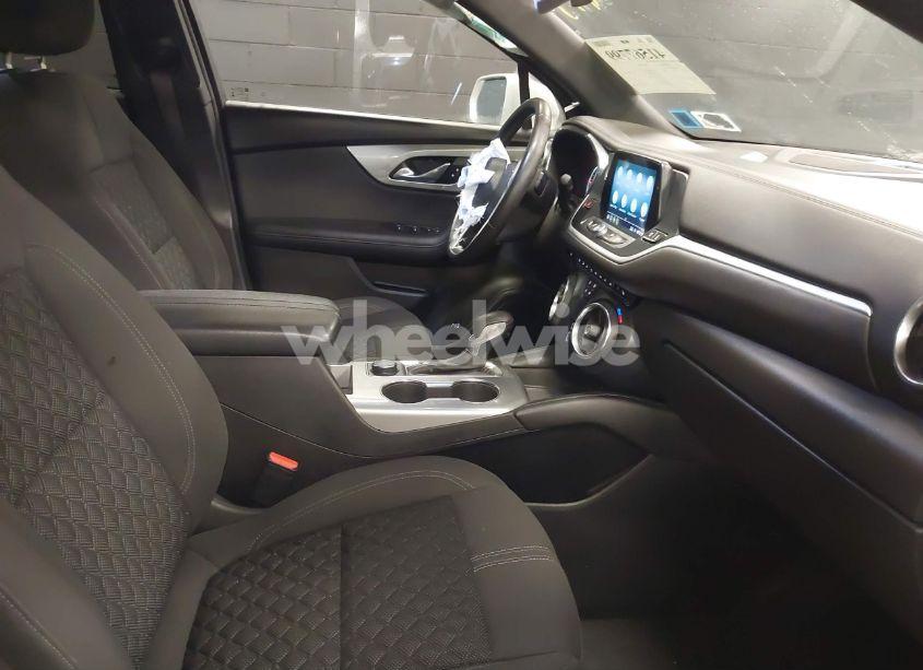 Photo 5 of 2019 Chevrolet Blazer (VIN 3GNKBGRS8KS694794)