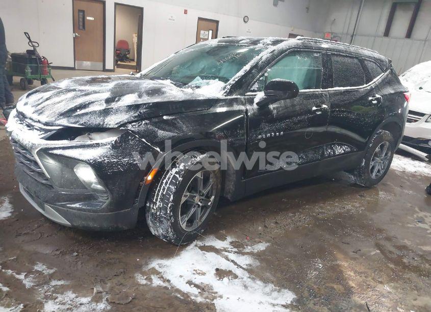 Photo 2 of 2024 Chevrolet Blazer AWD 2LT (VIN 3GNKBHR40RS162845)