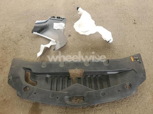 Photo 5 of 2025 CHEVROLET BLAZER 2LT (VIN 3GNKBHR42SS210075)