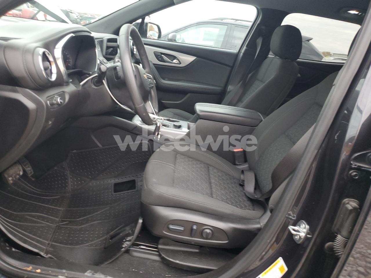 Photo 7 of 2022 CHEVROLET BLAZER 2LT (VIN 3GNKBHR43NS182128)