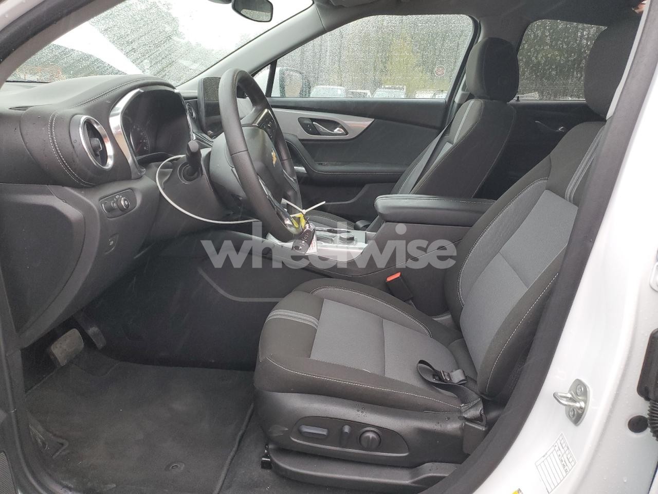 Photo 7 of 2025 CHEVROLET BLAZER 2LT (VIN 3GNKBHR45SS233303)
