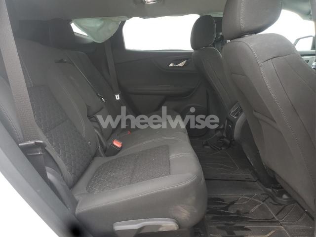 Photo 2 of 2022 CHEVROLET BLAZER 2LT (VIN 3GNKBHR46NS133070)