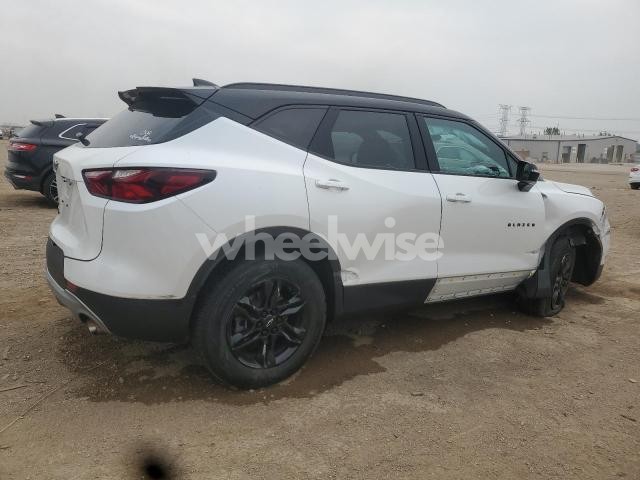 Photo 4 of 2022 CHEVROLET BLAZER 2LT (VIN 3GNKBHR46NS133070)