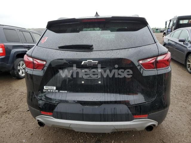 Photo 4 of 2022 CHEVROLET BLAZER 2LT (VIN 3GNKBHR47NS165705)