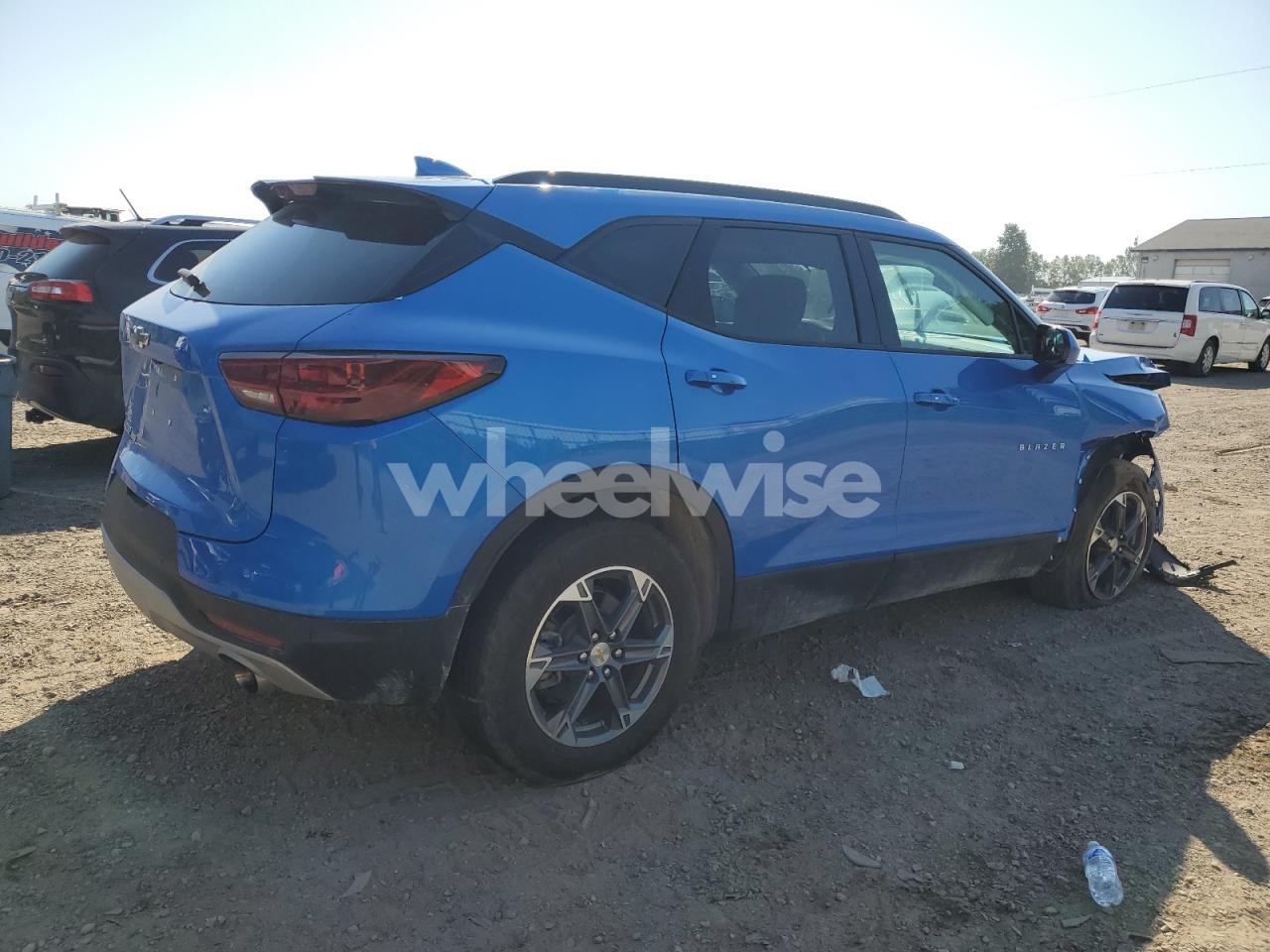 Photo 3 of 2025 CHEVROLET BLAZER 2LT (VIN 3GNKBHR49SS135049)