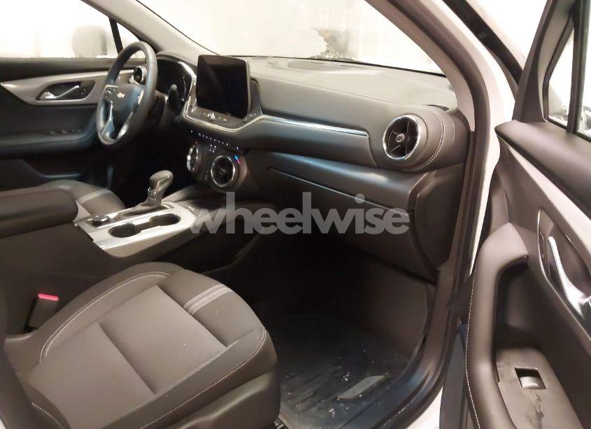 Photo 5 of 2024 Chevrolet Blazer AWD 2LT (VIN 3GNKBHR4XRS172301)