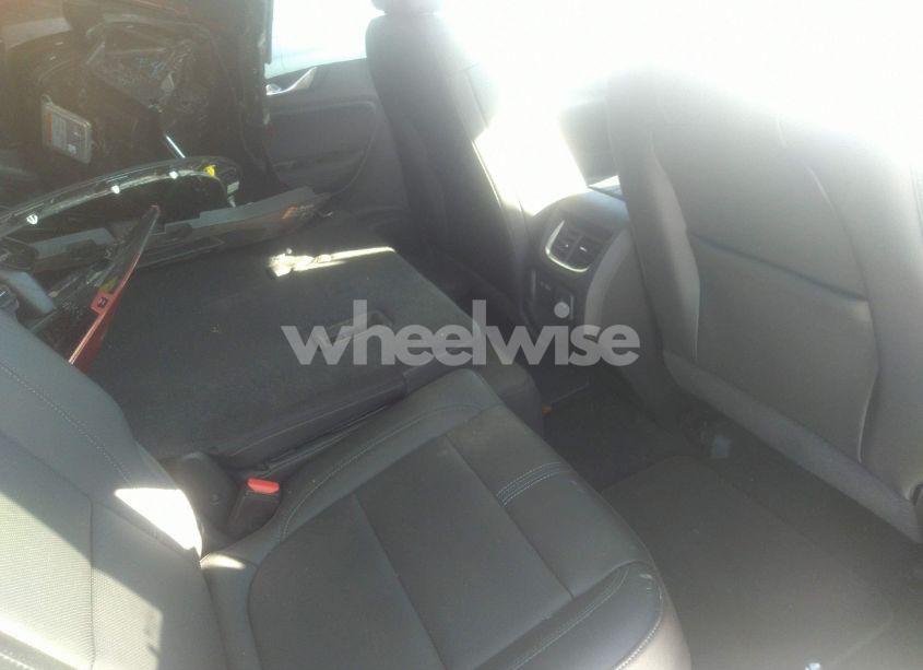 Photo 8 of 2019 Chevrolet Blazer (VIN 3GNKBHRS2KS665605)