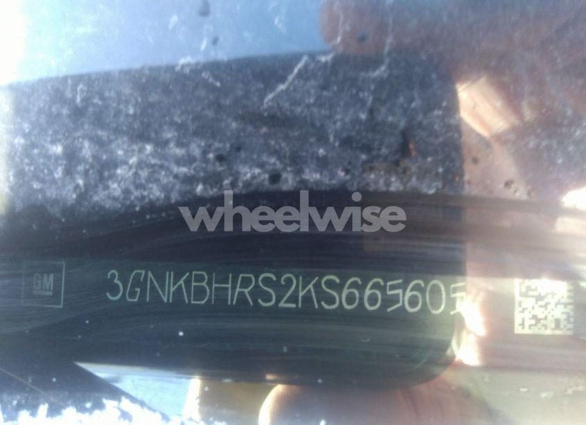 Photo 9 of 2019 Chevrolet Blazer (VIN 3GNKBHRS2KS665605)