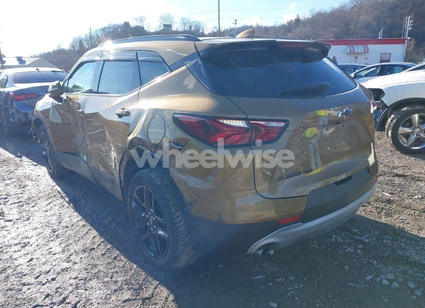 Photo 3 of 2019 Chevrolet Blazer (VIN 3GNKBHRS2KS679049)