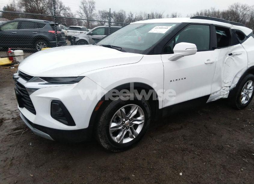 Photo 2 of 2022 Chevrolet Blazer AWD 3LT (VIN 3GNKBJRS5NS140811)