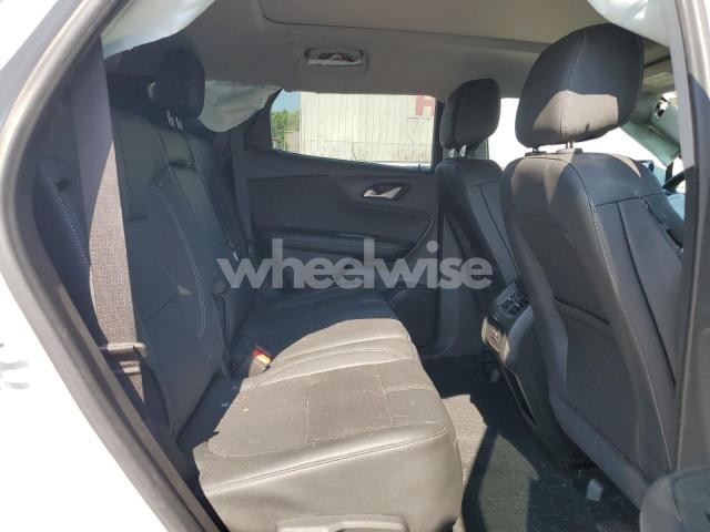 Photo 2 of 2024 CHEVROLET BLAZER 3LT (VIN 3GNKBJRS8RS239600)