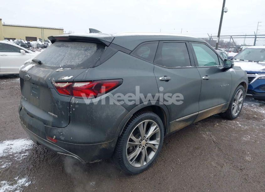 Photo 4 of 2019 Chevrolet Blazer PREMIER (VIN 3GNKBKRS3KS653654)