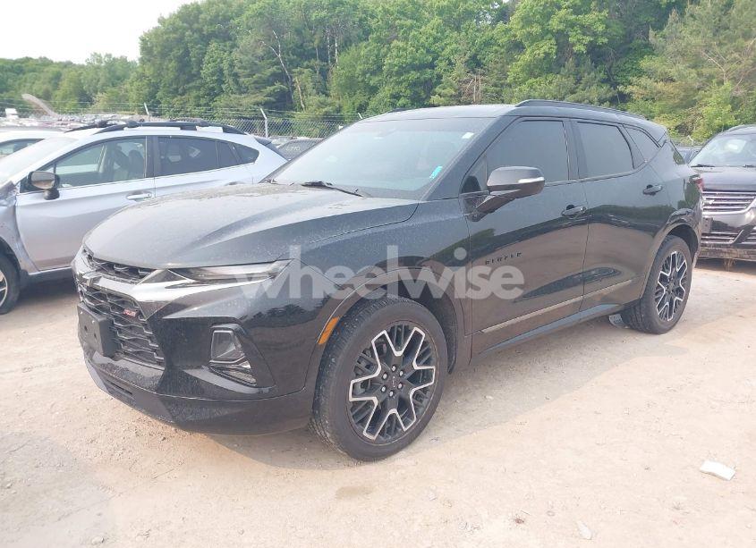 Photo 2 of 2022 Chevrolet Blazer AWD RS (VIN 3GNKBKRS5NS181607)