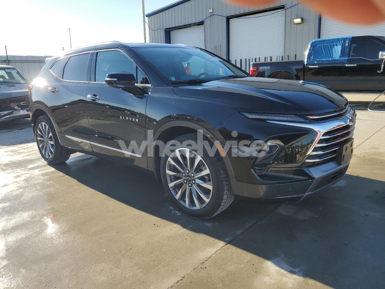 Photo 4 of 2025 CHEVROLET BLAZER PREMIER N/A (VIN 3GNKBLRSXSS125728)
