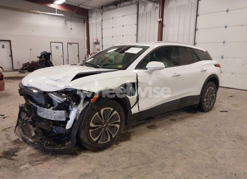 Photo 2 of 2024 Chevrolet Blazer EV EAWD 2LT (VIN 3GNKDBRJ2RS278254)