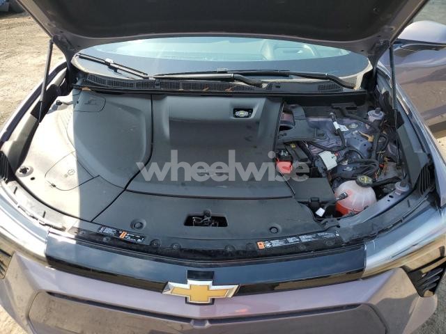 Photo 4 of 2024 CHEVROLET BLAZER 2LT (VIN 3GNKDBRJ5RS212460)