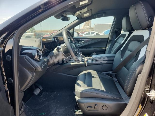 Photo 2 of 2024 CHEVROLET BLAZER 2LT (VIN 3GNKDBRJ6RS199685)