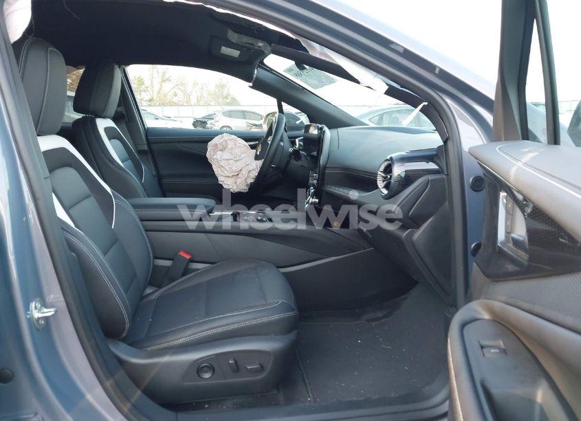 Photo 5 of 2024 Chevrolet Blazer EV EAWD 2LT (VIN 3GNKDBRJXRS267793)