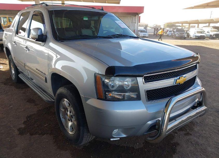 2013 Chevrolet Avalanche LS (VIN 3GNMCEE02DG116761) main photo