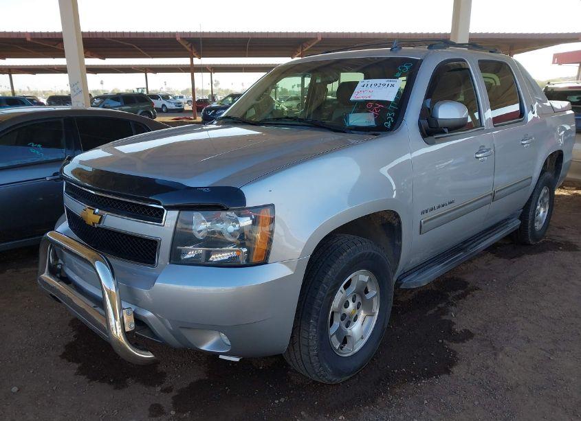 Photo 2 of 2013 Chevrolet Avalanche LS (VIN 3GNMCEE02DG116761)