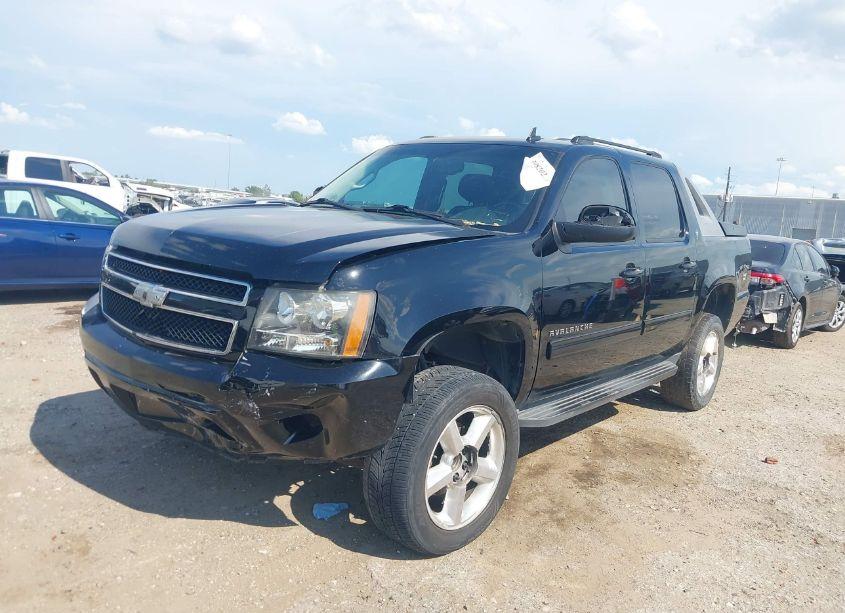 Photo 2 of 2011 Chevrolet Avalanche 1500 LS (VIN 3GNMCEE04BG134904)