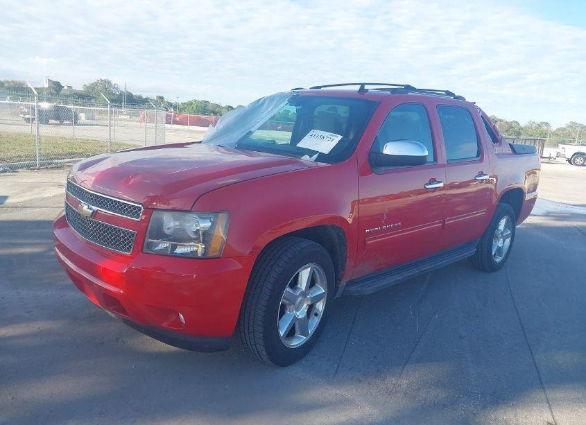 Photo 2 of 2011 Chevrolet Avalanche 1500 LS (VIN 3GNMCEE07BG218201)