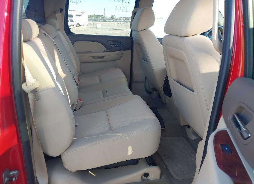 Photo 8 of 2011 Chevrolet Avalanche 1500 LS (VIN 3GNMCEE07BG218201)