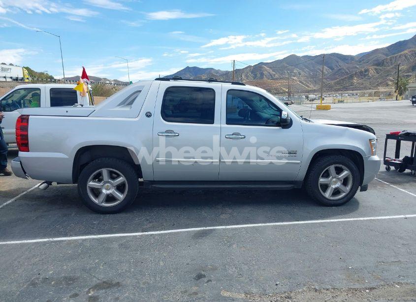 Photo 13 of 2013 Chevrolet Avalanche LT (VIN 3GNMCFE07DG379110)