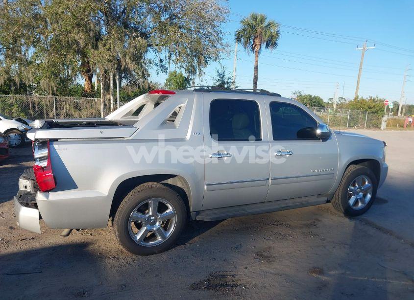 Photo 13 of 2011 Chevrolet Avalanche 1500 LTZ (VIN 3GNMCGE09BG319882)