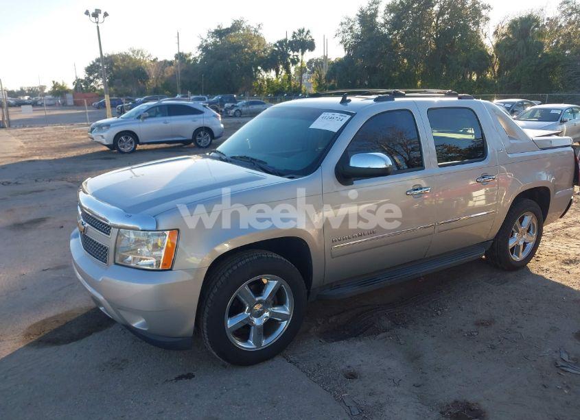 Photo 2 of 2011 Chevrolet Avalanche 1500 LTZ (VIN 3GNMCGE09BG319882)
