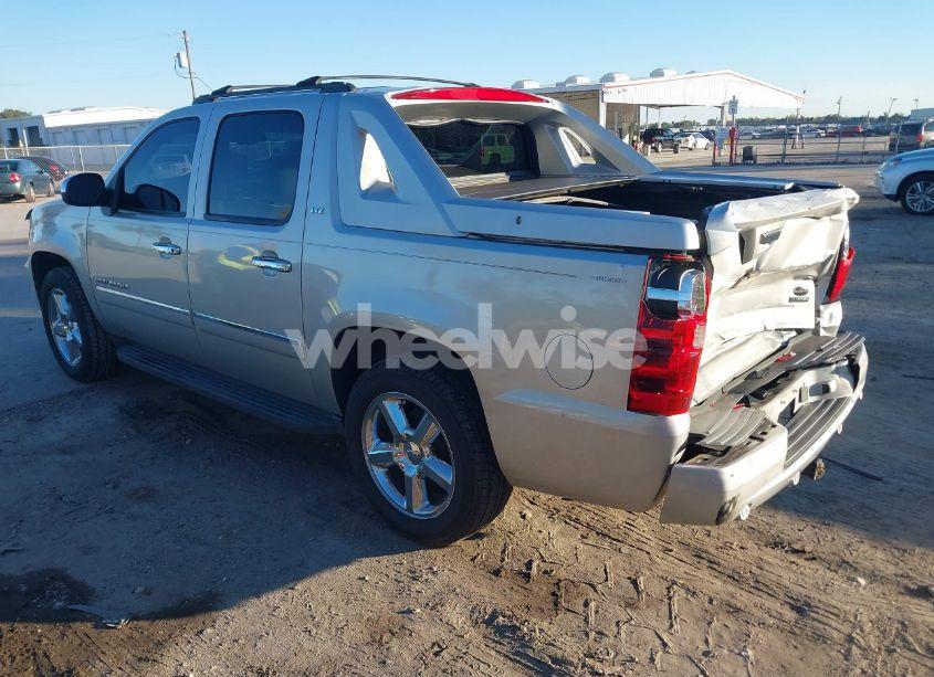 Photo 3 of 2011 Chevrolet Avalanche 1500 LTZ (VIN 3GNMCGE09BG319882)