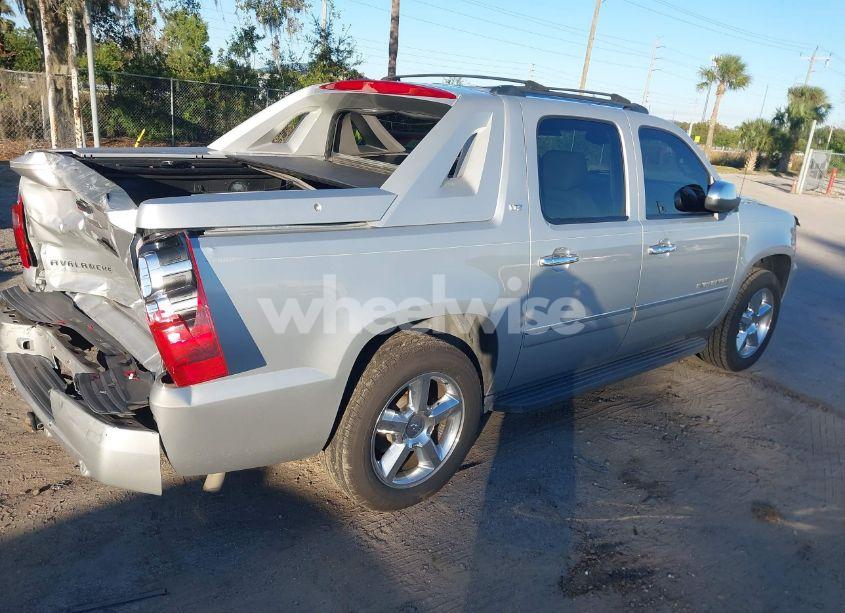 Photo 4 of 2011 Chevrolet Avalanche 1500 LTZ (VIN 3GNMCGE09BG319882)