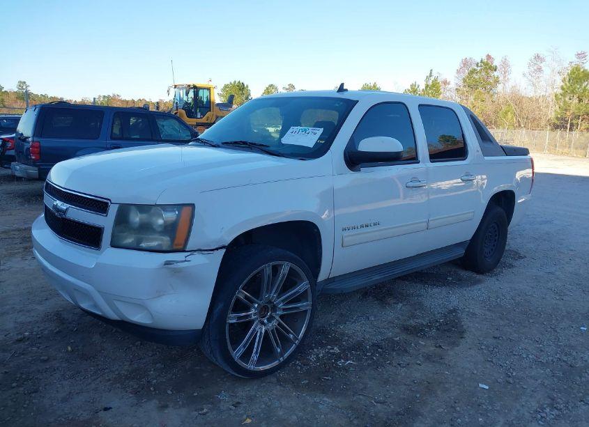 Photo 2 of 2010 Chevrolet Avalanche 1500 LT1 (VIN 3GNNCFE03AG288657)