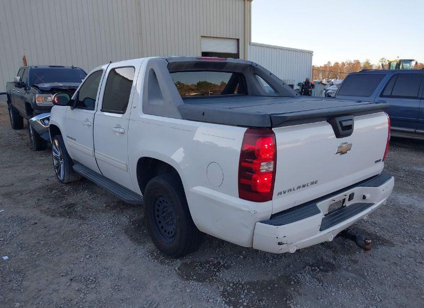 Photo 3 of 2010 Chevrolet Avalanche 1500 LT1 (VIN 3GNNCFE03AG288657)