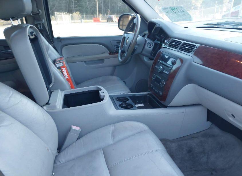 Photo 5 of 2010 Chevrolet Avalanche 1500 LT1 (VIN 3GNNCFE03AG288657)